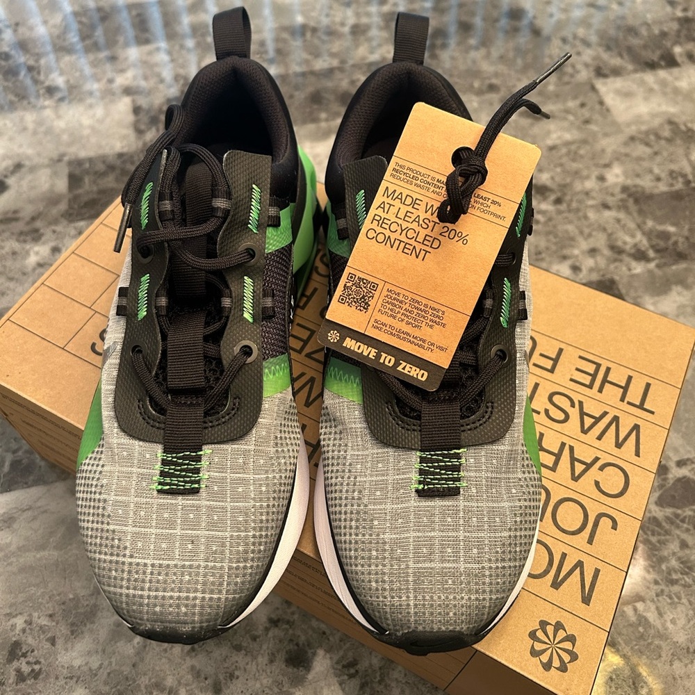 Nike Green and Black Air Max 2021 (Big Kids)